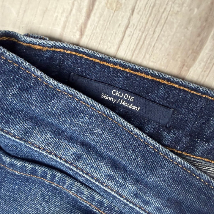 Calvin Klein Mens CKJ016 Skinny Jeans - Size 38