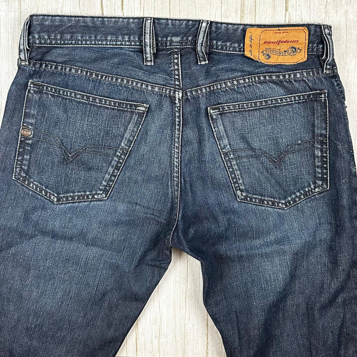 Diesel 'Waykee' Denim Regular Straight Fit Jeans -Size 32S