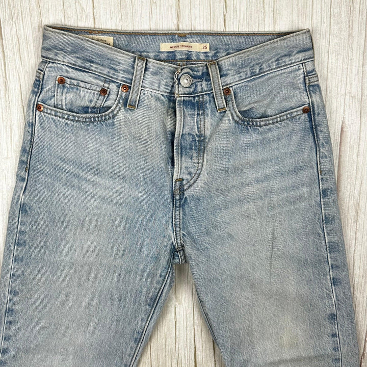 Ladies Levis ‘Wedgie Straight’ Premium Denim Jeans   - Size 24