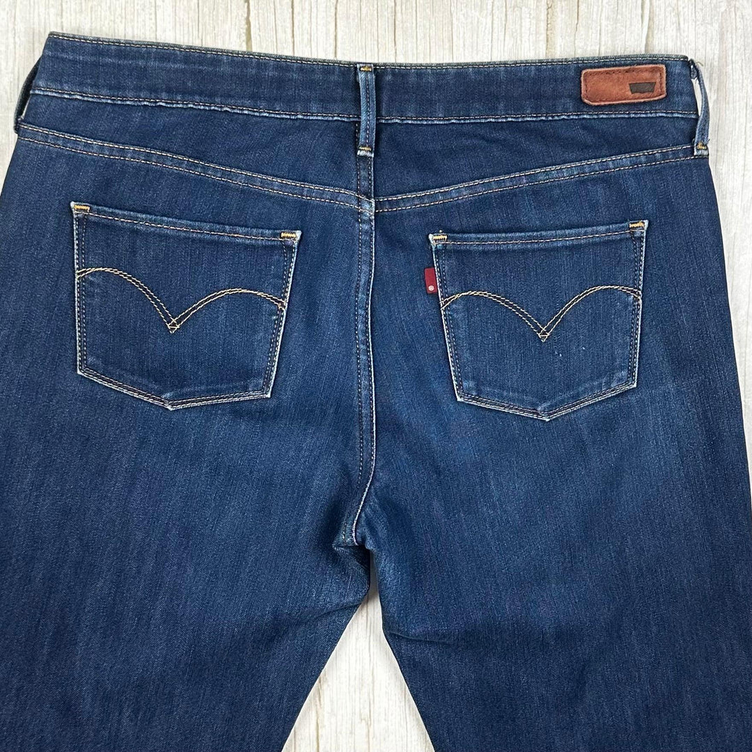 Levis Slight Curve Modern Rise Straight Jeans -Size 30