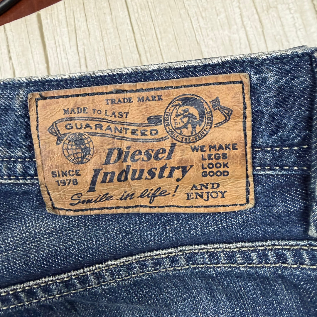Diesel 'Larkee' Denim Regular Straight Jeans -Size 33/34