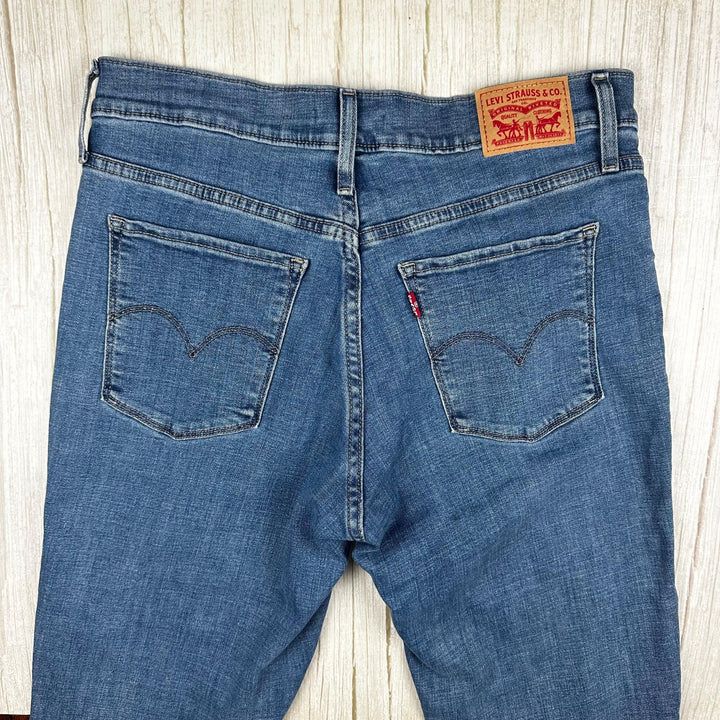 Levis 315 Shaping Bootcut Stretch Jeans- Size 29