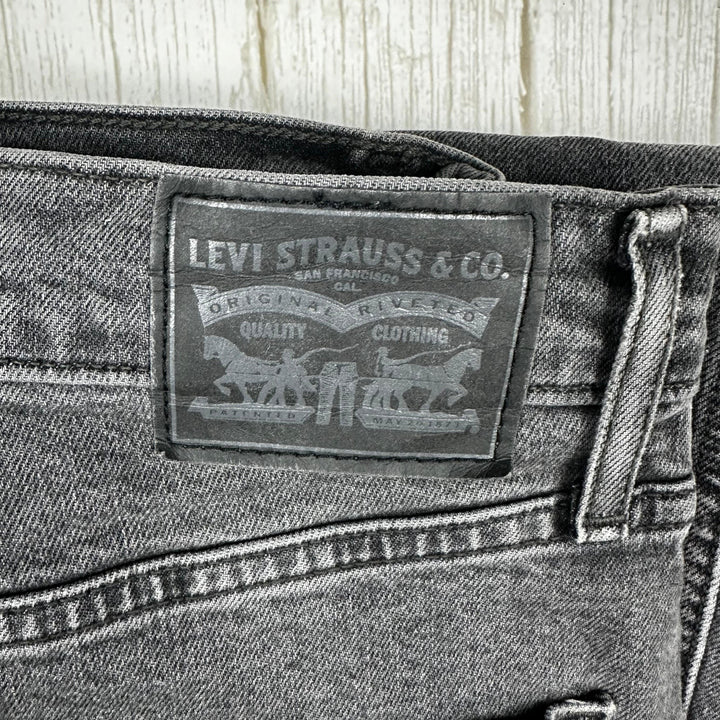 Levis  'Mile High Cropped Wide Leg' Jeans -Size 27