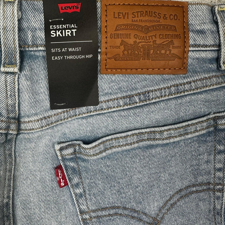 NWT - Levis Premium Essential Skirt - Size 28 - Jean Pool