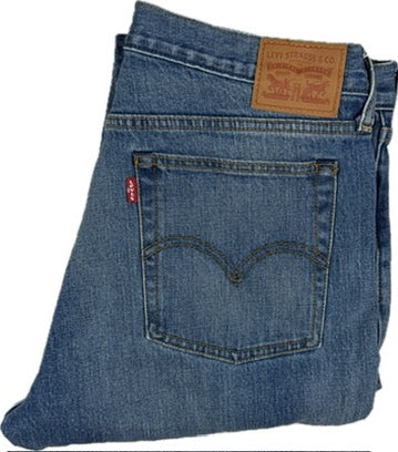 Levis ‘Wedgie Straight’ Ladies Button Fly Denim Jeans   - Size 32