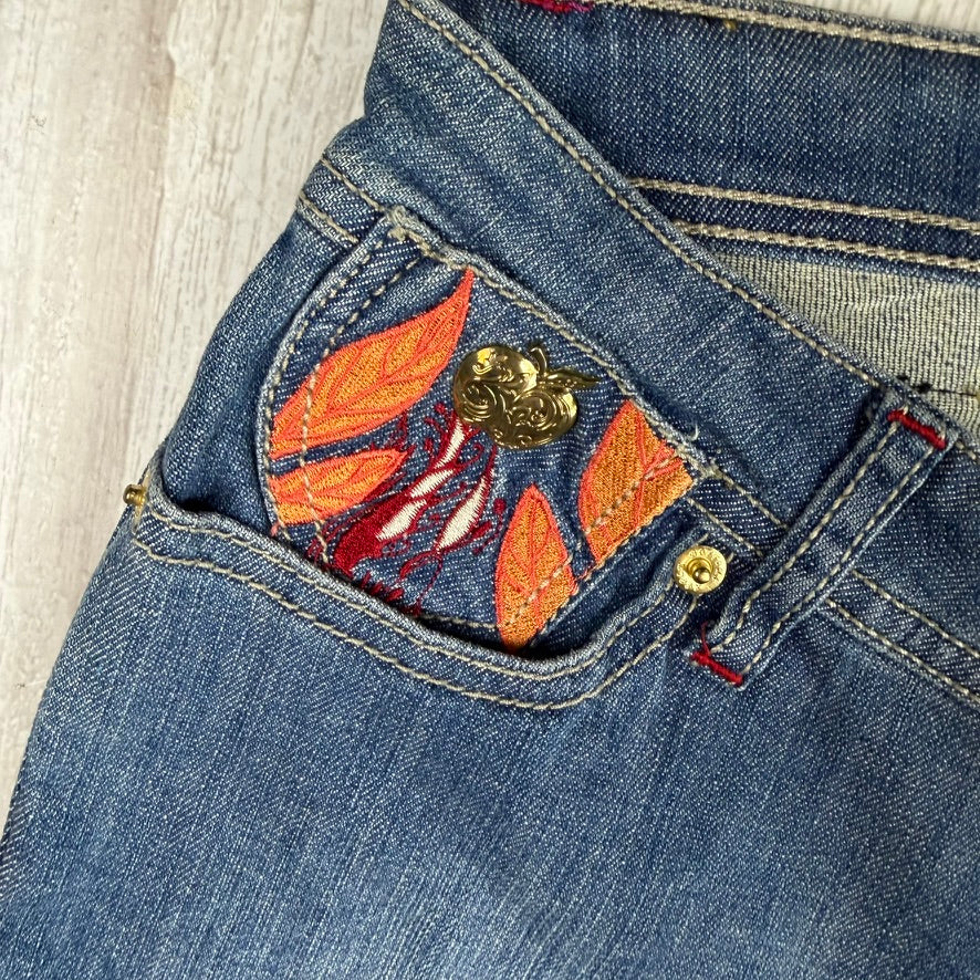 NWT - Apple Bottoms Iconic Embroidered Flare Jeans -Size 6/7