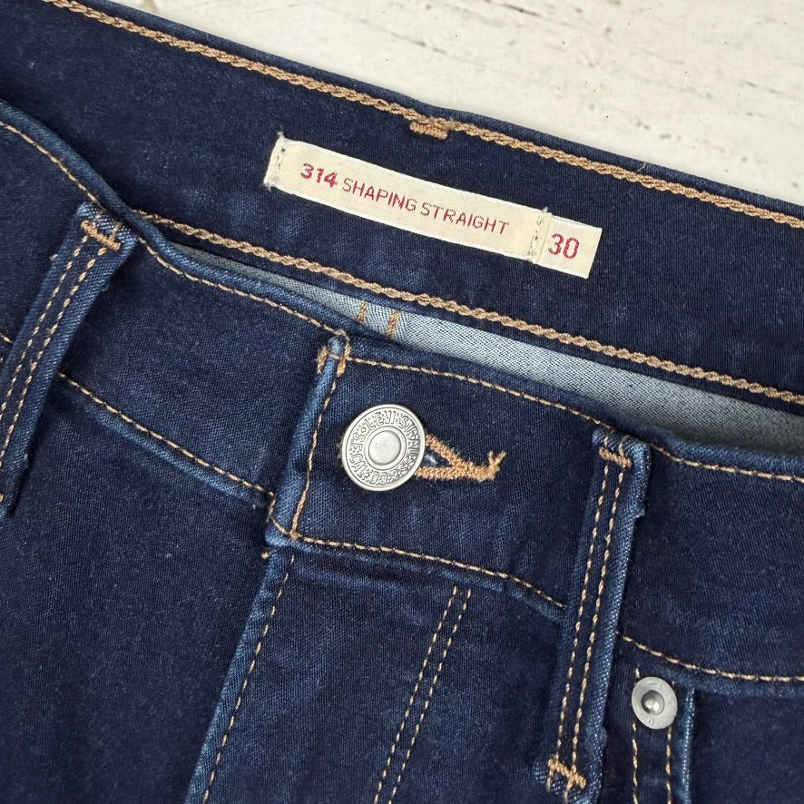 Levis Ladies 314 Shaping Straight Jeans -Size 30