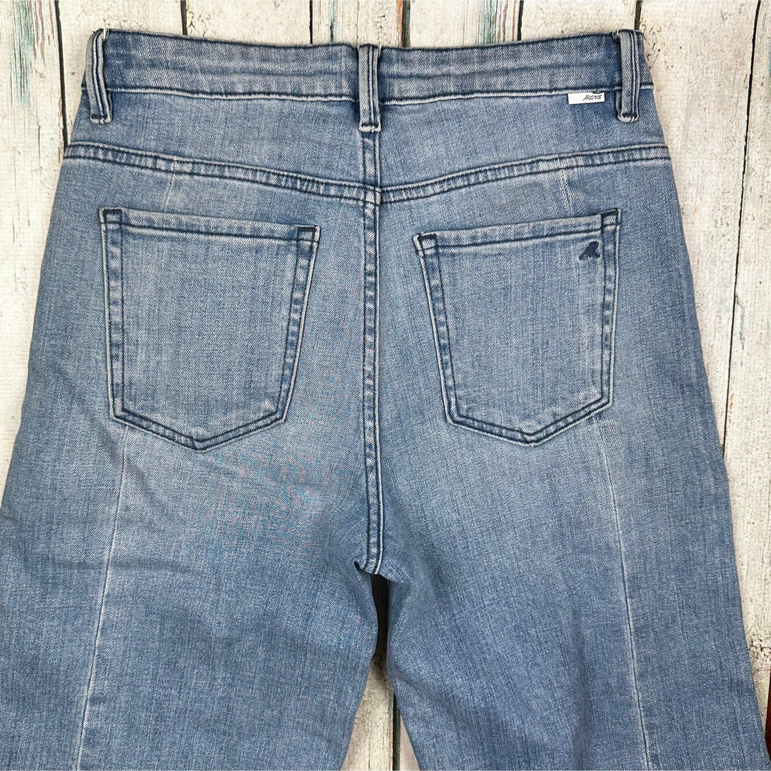 Lee Riders Light Wash Wide Leg Crop Jeans- Size 9 - Jean Pool