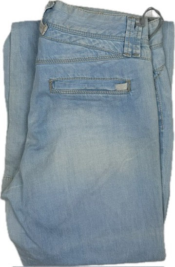 NWT - Chevignon Lightweight Flared Jeans -Size 24