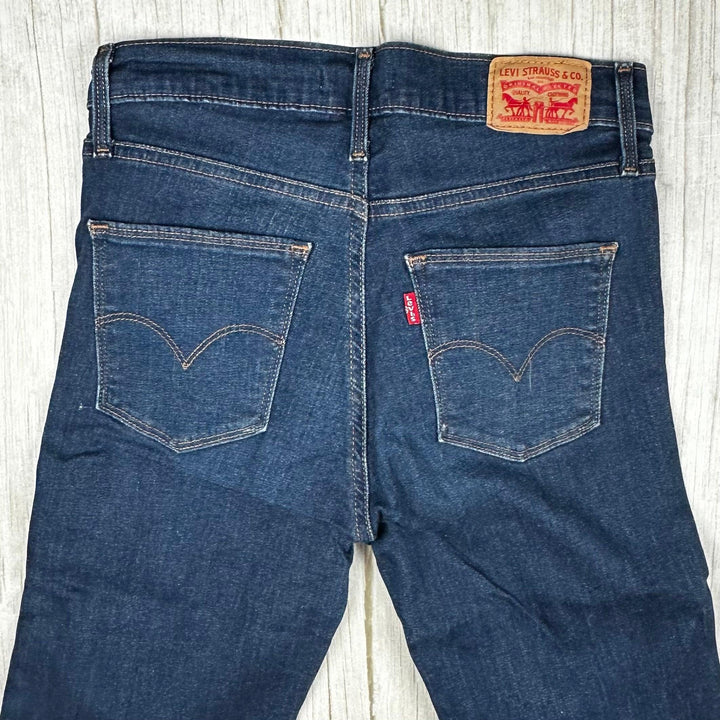 Levis 'Slimming Straight' Mid Rise Denim Jeans - Size 27" or 9AU