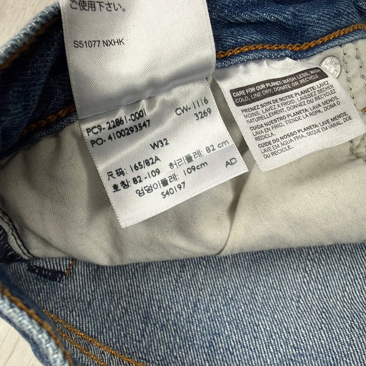 Levis ‘Wedgie Straight’ Ladies Button Fly Denim Jeans   - Size 32