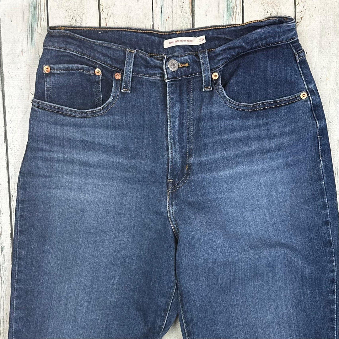 Levi's Mid Rise Boyfrined Jeans - Size 28 or 10AU - Jean Pool