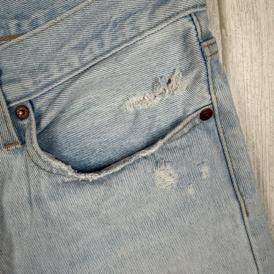 Levis ‘Wedgie Straight’ Ladies Button Fly Denim Jeans   - Size 30