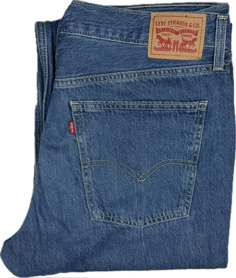 Levis Ladies ‘Low Pro Straight ’ Jeans - Size 31
