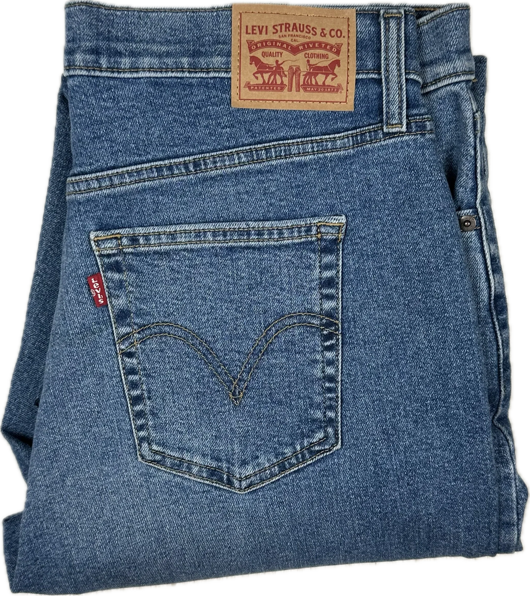 Levis Ladies ‘High Waisted Mom Jean'  - Size 32