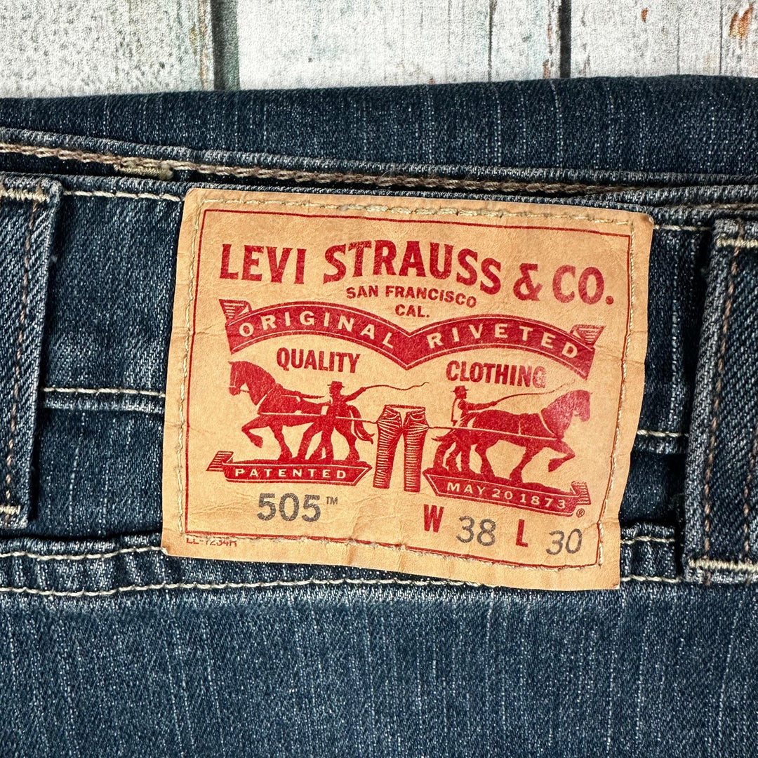 Levis 505 Mid Blue Wash Regular Fit -Size 38/28 - Jean Pool