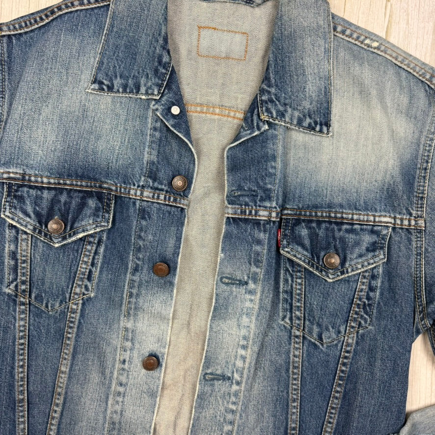 Levis Trucker Light Stonewash Jacket Aged Logo Print- Size L