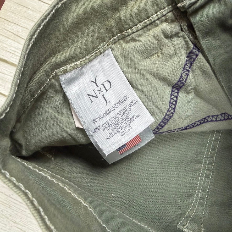 NYDJ - Lift & Tuck Khaki Stretch Shorts -Size 2US suit 6/8AU