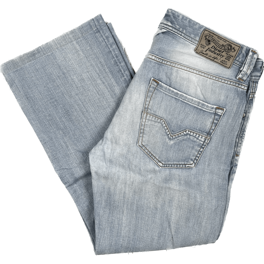 Diesel 'Larkee' Denim Easy Fit Jeans -Size 34/30 - Jean Pool
