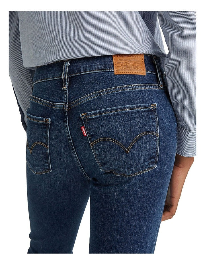 NWT - Levis 314 Shaping Straight Jeans -Size 30/32
