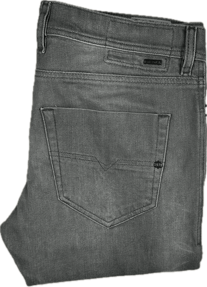 Diesel Mens 'Tepphar' Slim Carrot Grey Jeans - Size 32/32 - Jean Pool