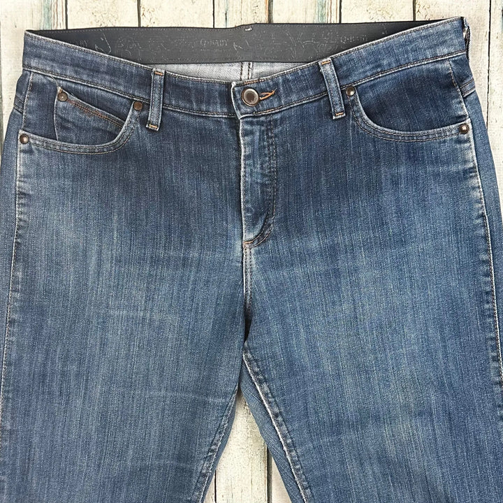 Wrangler Ladies Straight Leg No Gap Waistband Jeans - Size 16 - Jean Pool