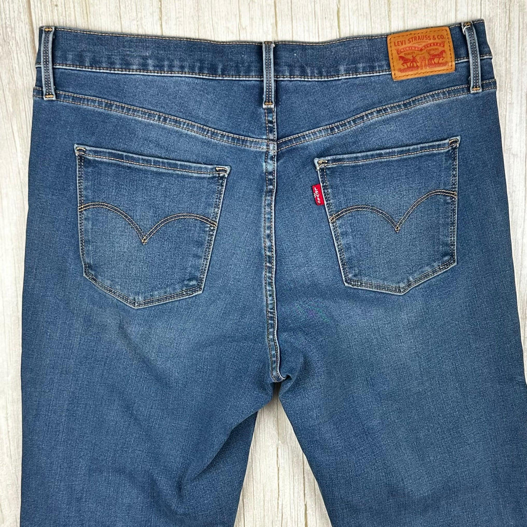 Levis 314 Shaping Ladies Straight Jeans - Size 32 (14AU)