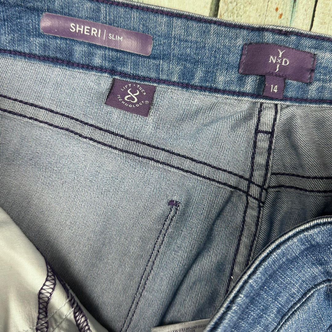 NYDJ - Lift & Tuck 'Sheri Slim' Straight Leg Jeans -Size 14 US suit AU 18 - Jean Pool