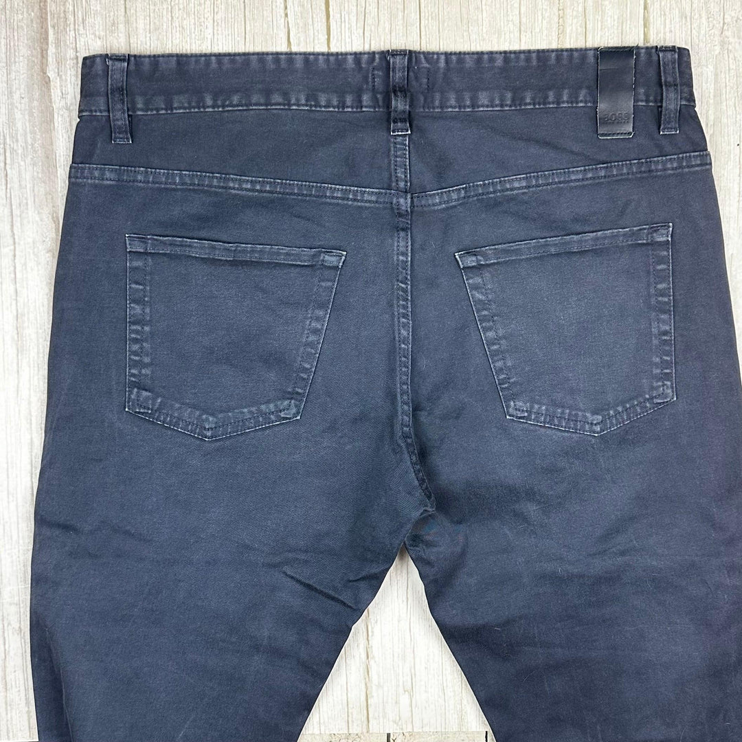 Hugo Boss Men's 'Delaware' Straight Fit Mens Navy Jeans- Size 33/34 - Jean Pool