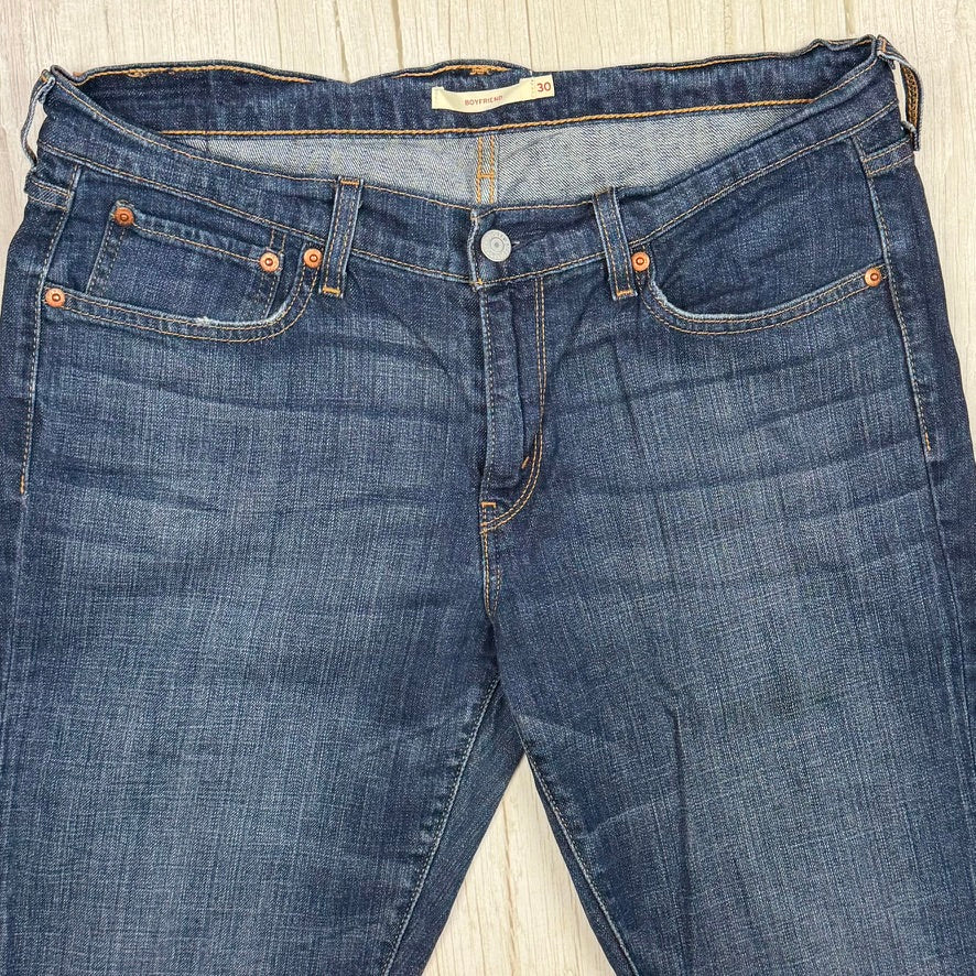 Levi's Mid Rise Boyfriend Jeans - Size 30 or 12AU