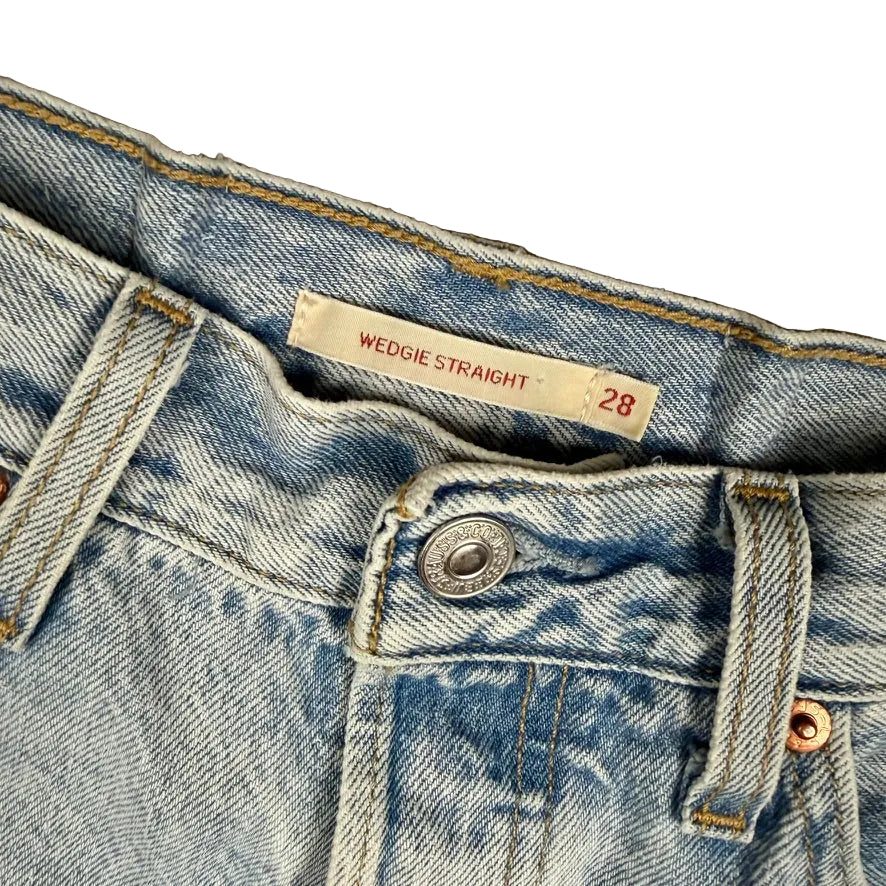 Levis ‘Wedgie Straight’ Ladies Premium Crop Jeans  - Size 28