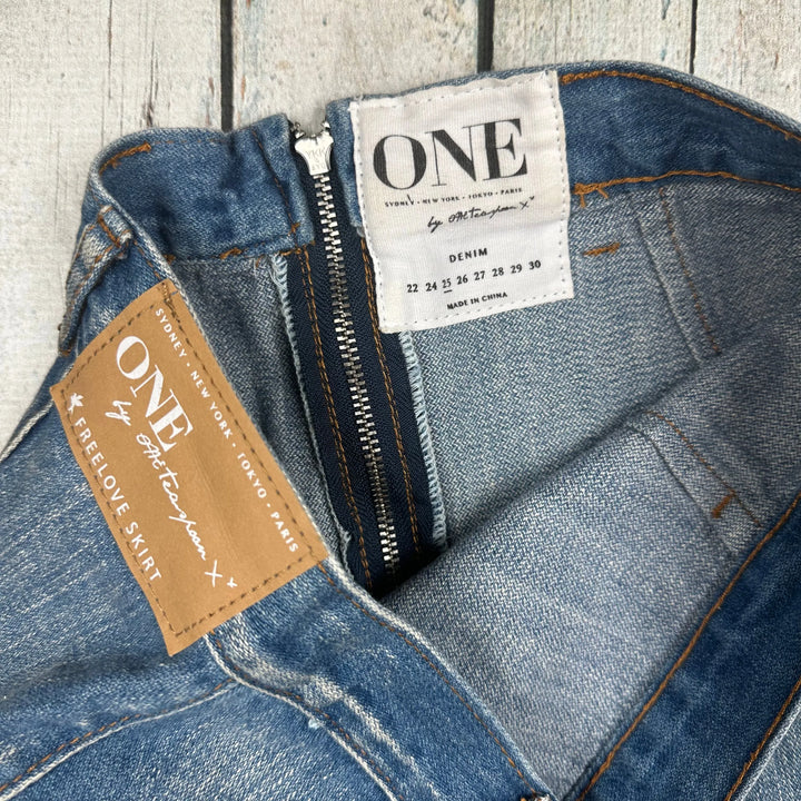One X One Teaspoon 'Freelove Skirt' Denim Midi Skirt - Size 25 - Jean Pool