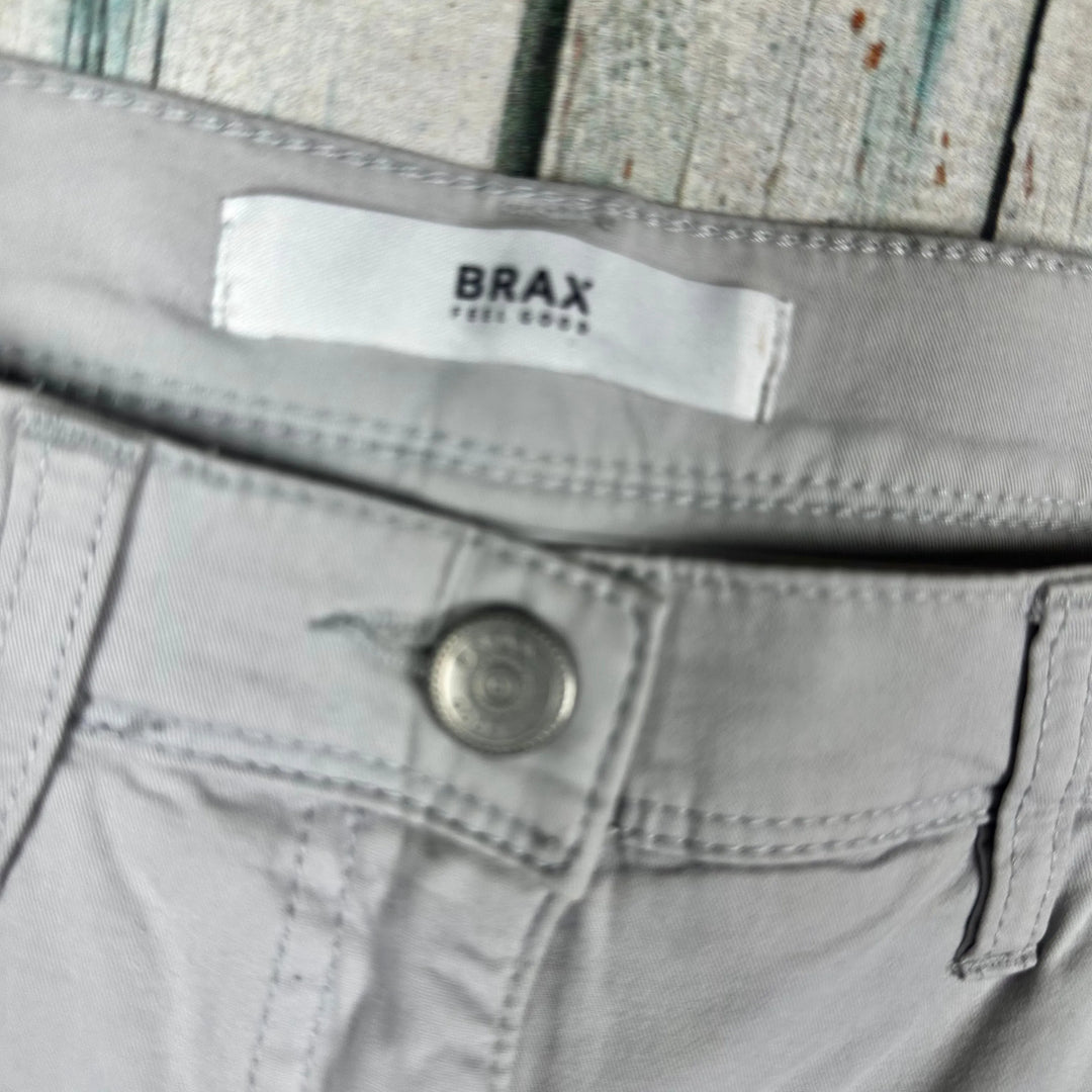 Brax 'Mary S' Beige Straight Stretch Jeans - Size 10 - Jean Pool