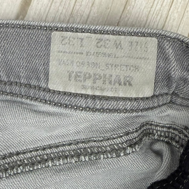 Diesel Mens 'Tepphar' Slim Carrot Grey Jeans - Size 32