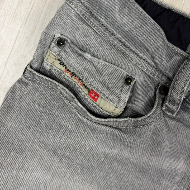 Diesel Mens 'Tepphar' Slim Carrot Grey Jeans - Size 32