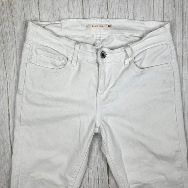 Levis 710 Super Skinny Mid Rise White Jeans - Size 28