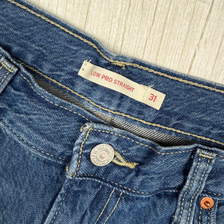Levis Ladies ‘Low Pro Straight ’ Jeans - Size 31