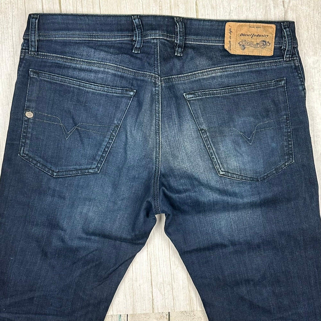 Diesel 'Waykee' Denim Regular Straight Fit Jeans -Size 32/32