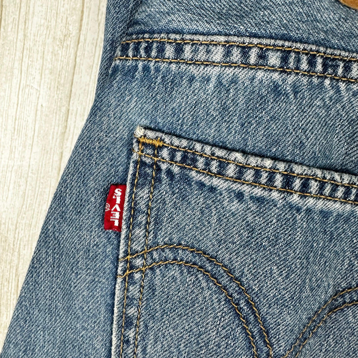 Levis x Stranger Things Netflix Ladies 'Dad Jeans' -Size 26