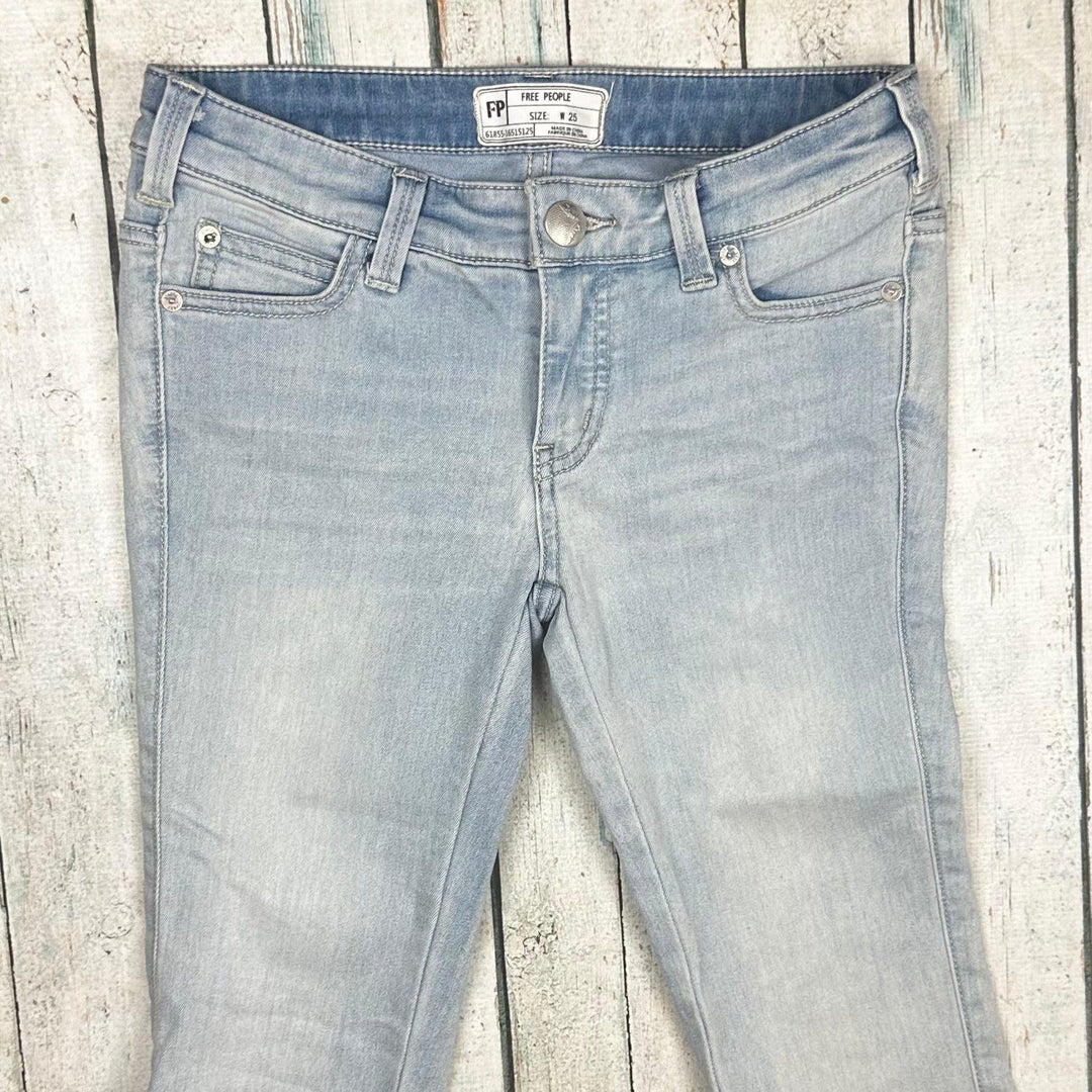 Free People Bell Bottom Low Rise Super Flare Jeans -Size 25" - Jean Pool