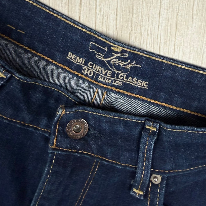 Levis Demi Curve Classic Slim Leg Ladies Jeans - Size 30