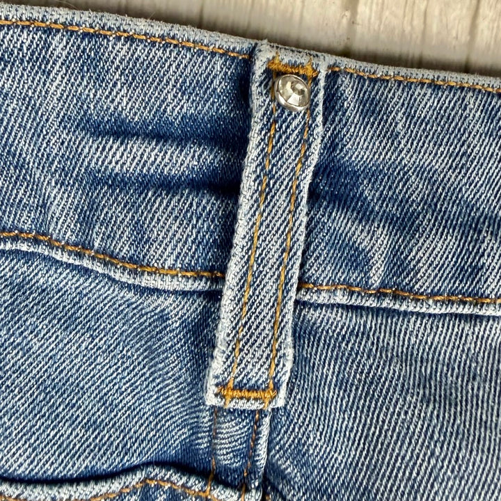 NEW- Liu-Jo Jeans Italian Ladies Slim Jewelled Hem Jeans - Size 29