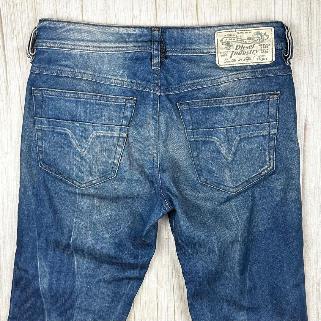 Diesel 'Ronhy' Low Rise Straight Jeans Size 27 – Jean Pool
