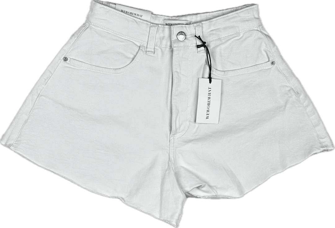 NWT - WhoWoreWhat White 'Flare Bell Short' - Size 25" - Jean Pool