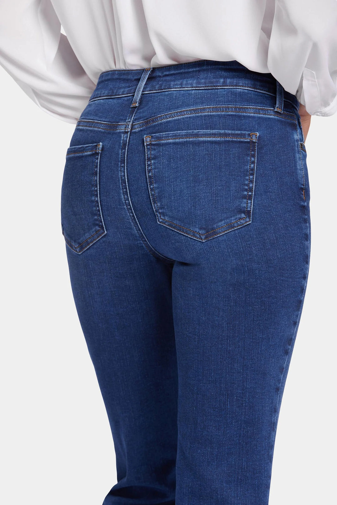 NWT- NYDJ - 'Lift & Tuck' MARILYN Straight Leg Jeans -Size 16US suit 20AU