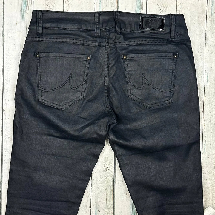 LTB Ladies Low Rise Coated Black Skinny Jeans -Size 30 - Jean Pool