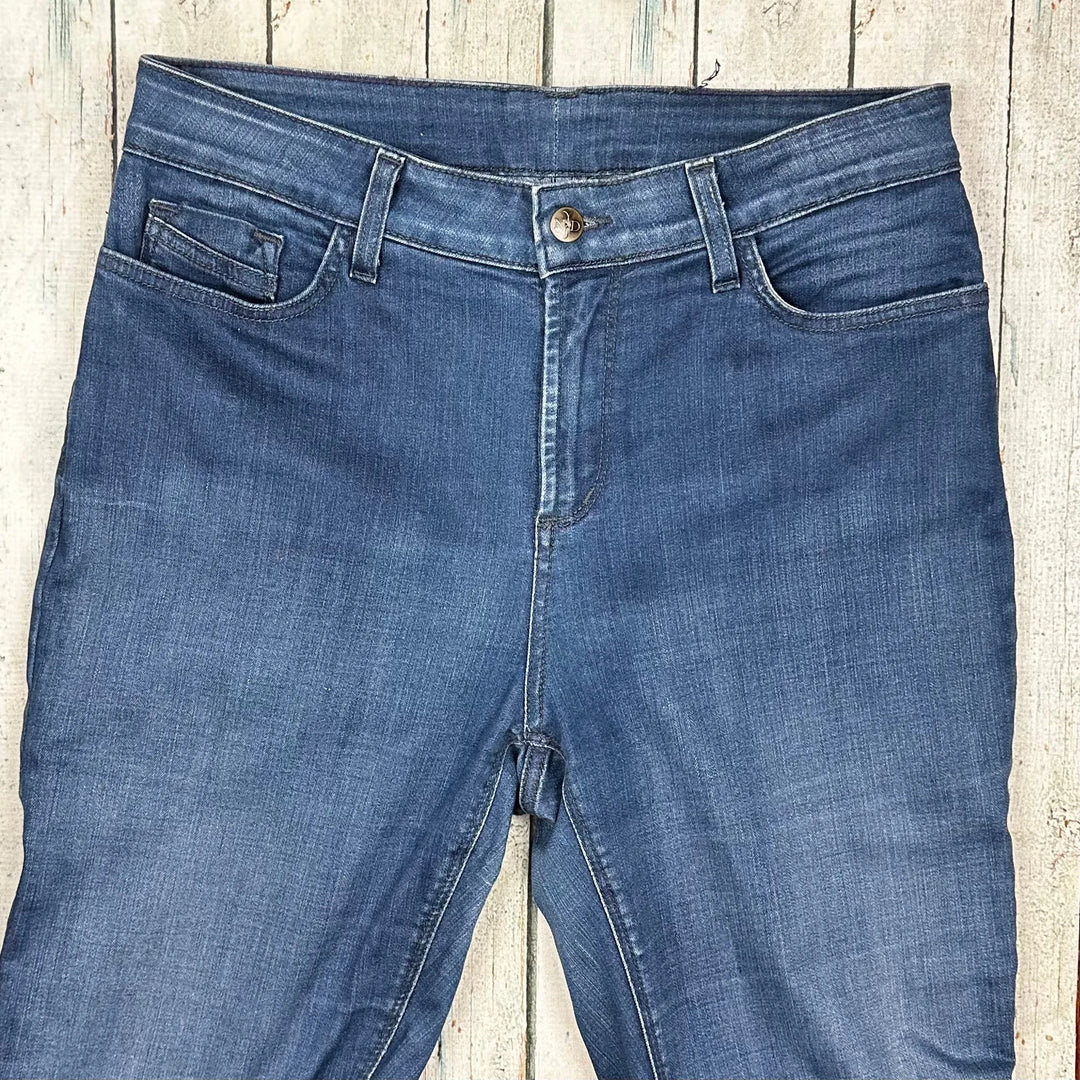 NYDJ - 'Lift & Tuck' Straight Leg Jeans -Size 10 US suit 14 - Jean Pool