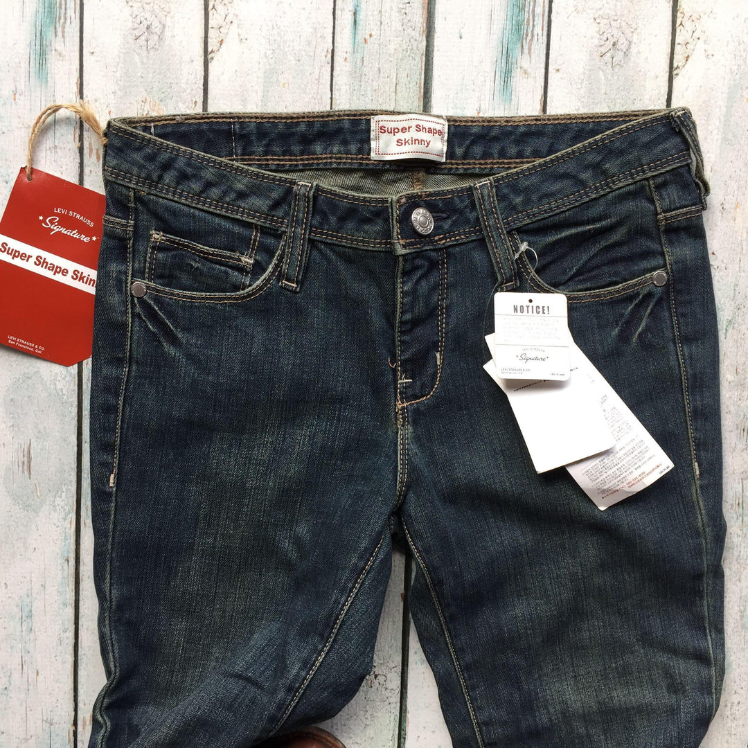 NWT - Levis Signature Slim Straight Blue -Size 25-Jean Pool