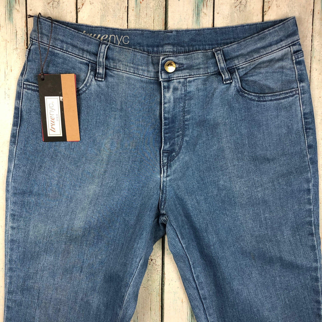 NWT -TrueNYC Denim 'Lindy' Trumpet Bottom Jeans - Size 32 - Jean Pool