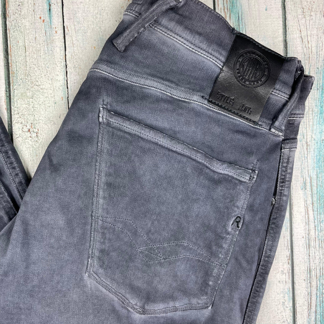 NEW- Replay Italy Mens 'Anbass' Hyperflex Grey Jeans- Size 31 - Jean Pool